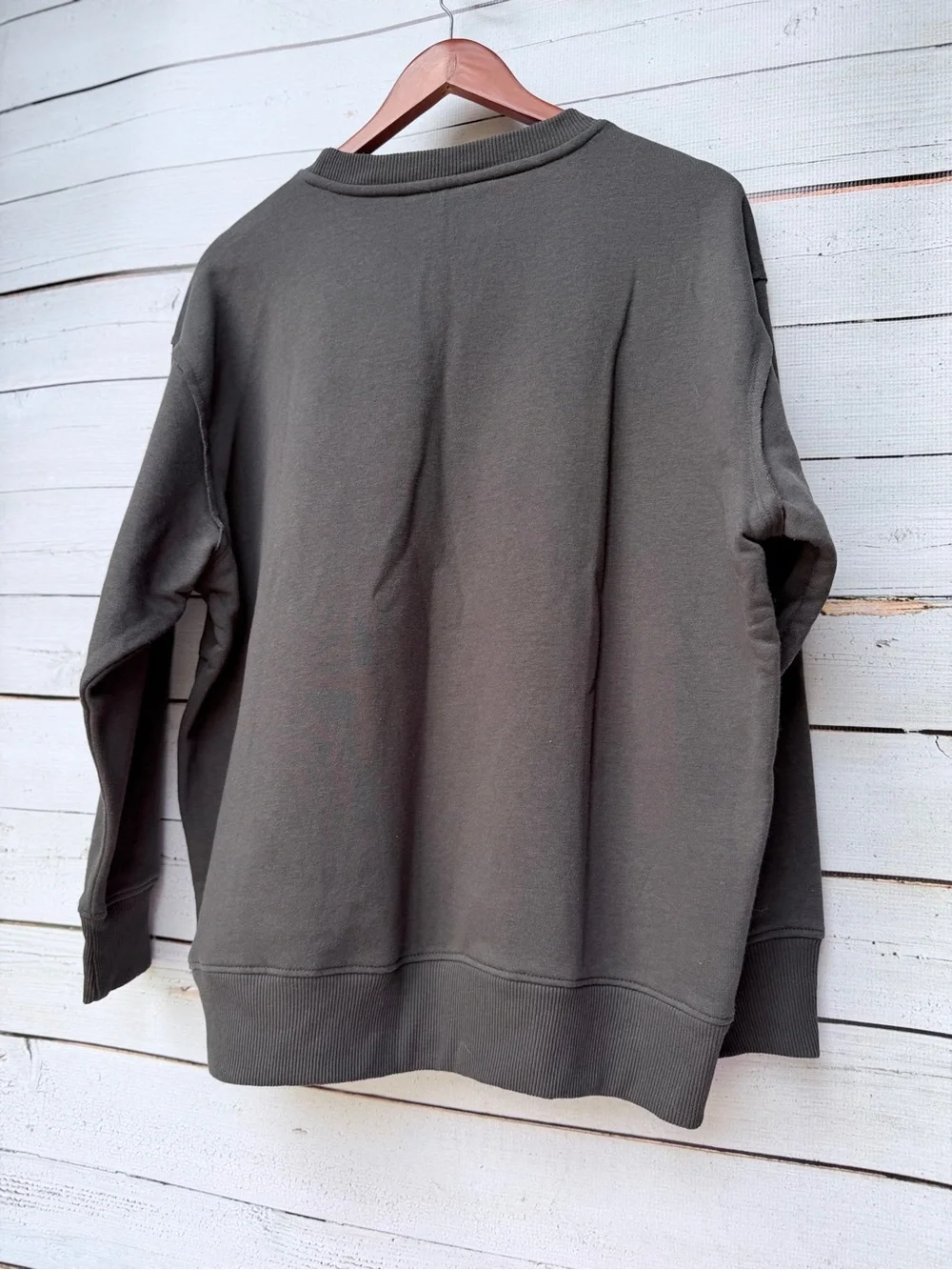 Terra & Sky Olive Graphic Crewneck Sweatshirt with Coral Print